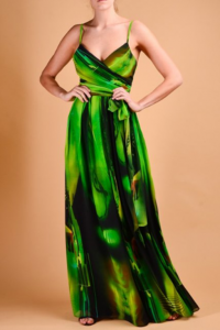 Vestido verde estampado por Arthur Caliman
