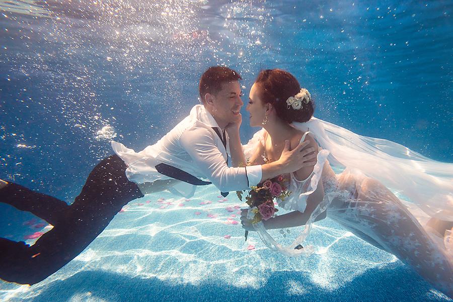 ensaio fotográfico noivos embaixo d´agua