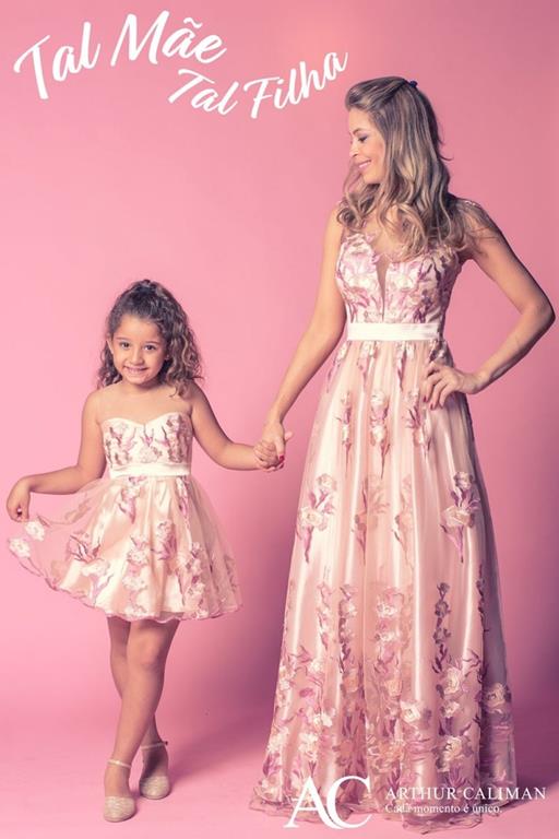 Vestido de Festa Infantil Curto Romântico tal mãe tal filha