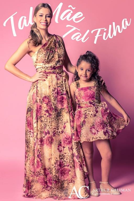 Vestido de Festa Infantil Estampado coordenado tal mãe tal filha