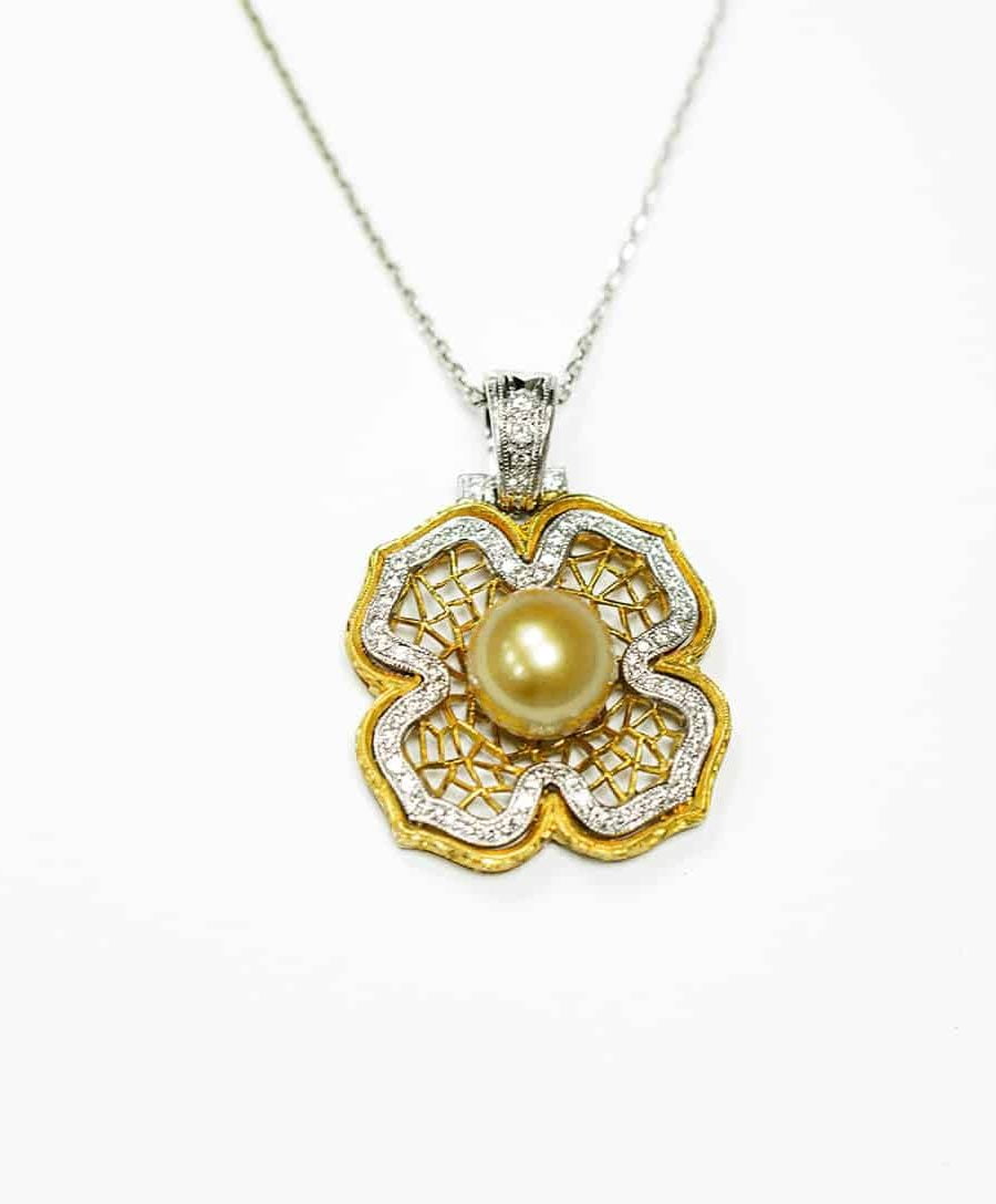 Vintage Medallion Italian Silver Necklace