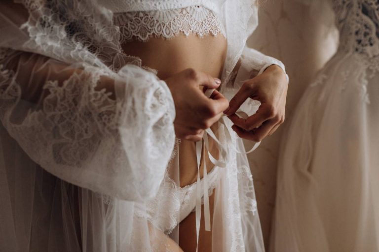 O que usar embaixo do vestido de noiva?