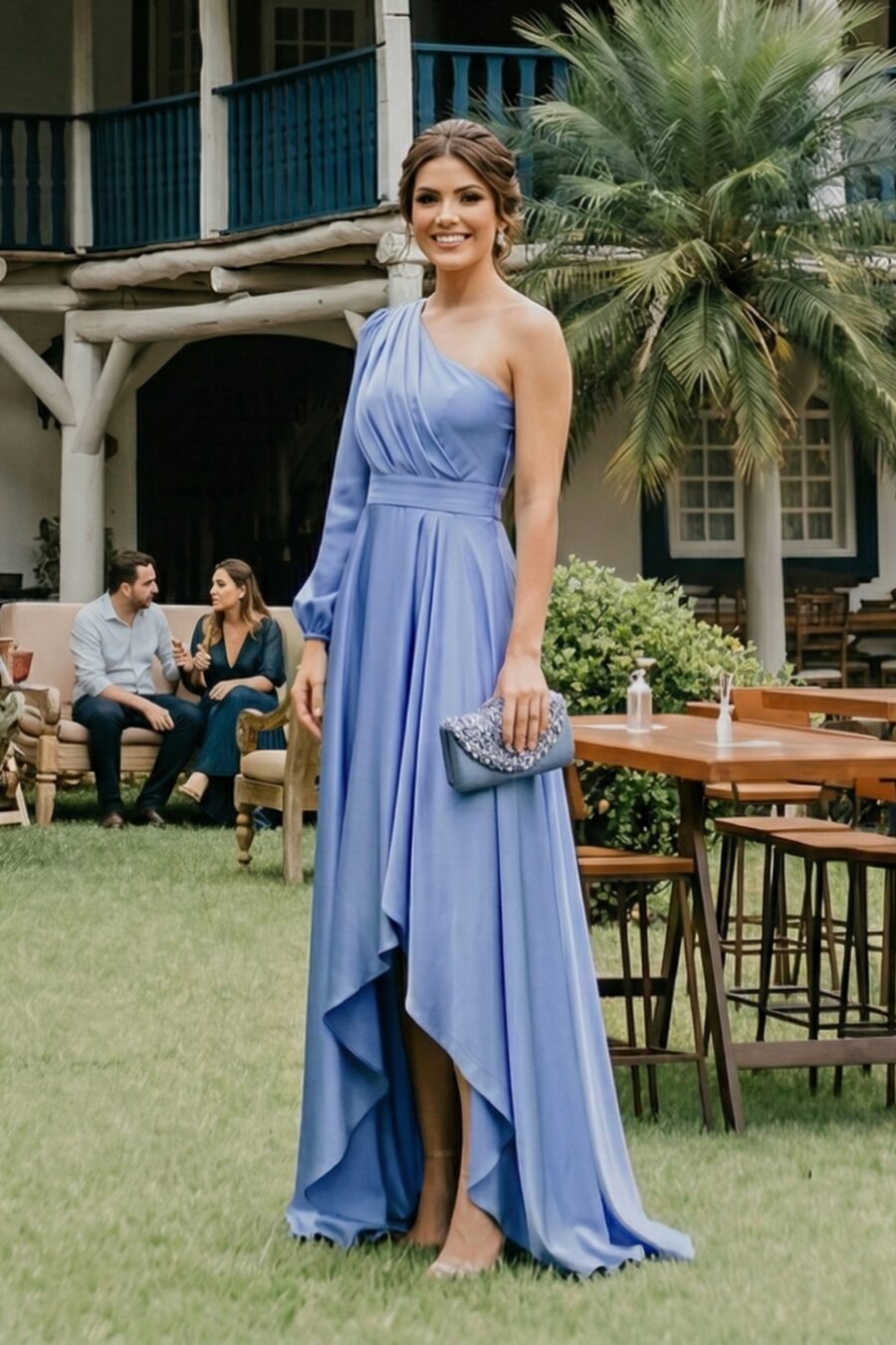 Vestido de festa longo na cor azul serenity modelo queen , perfeito para madrinha de casamento ou convidada