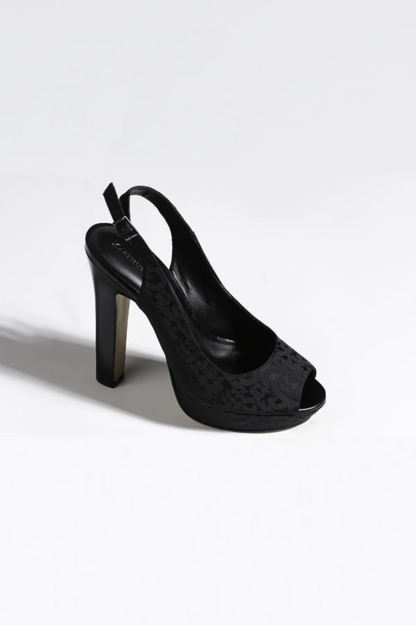 Sandalia de festa modelo peep toe na cor preta, modelo monograma halidi