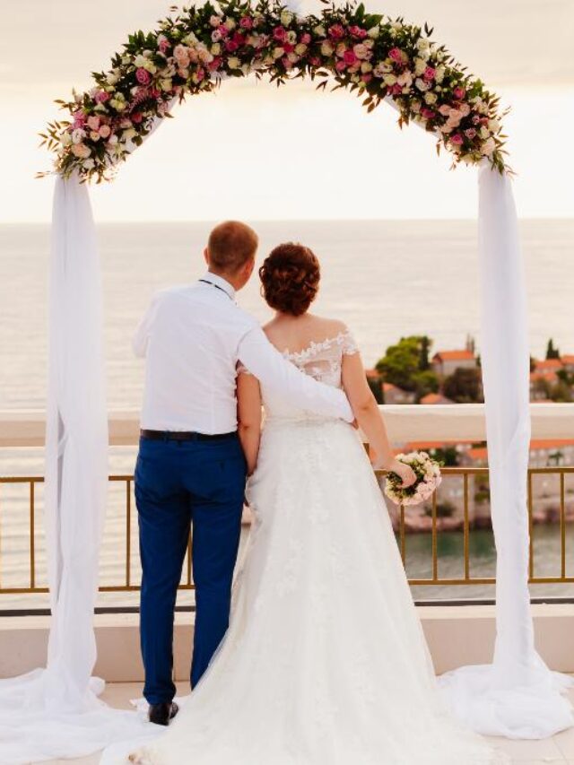 Casal que escolheu como modelo de casamento os destination weddings.