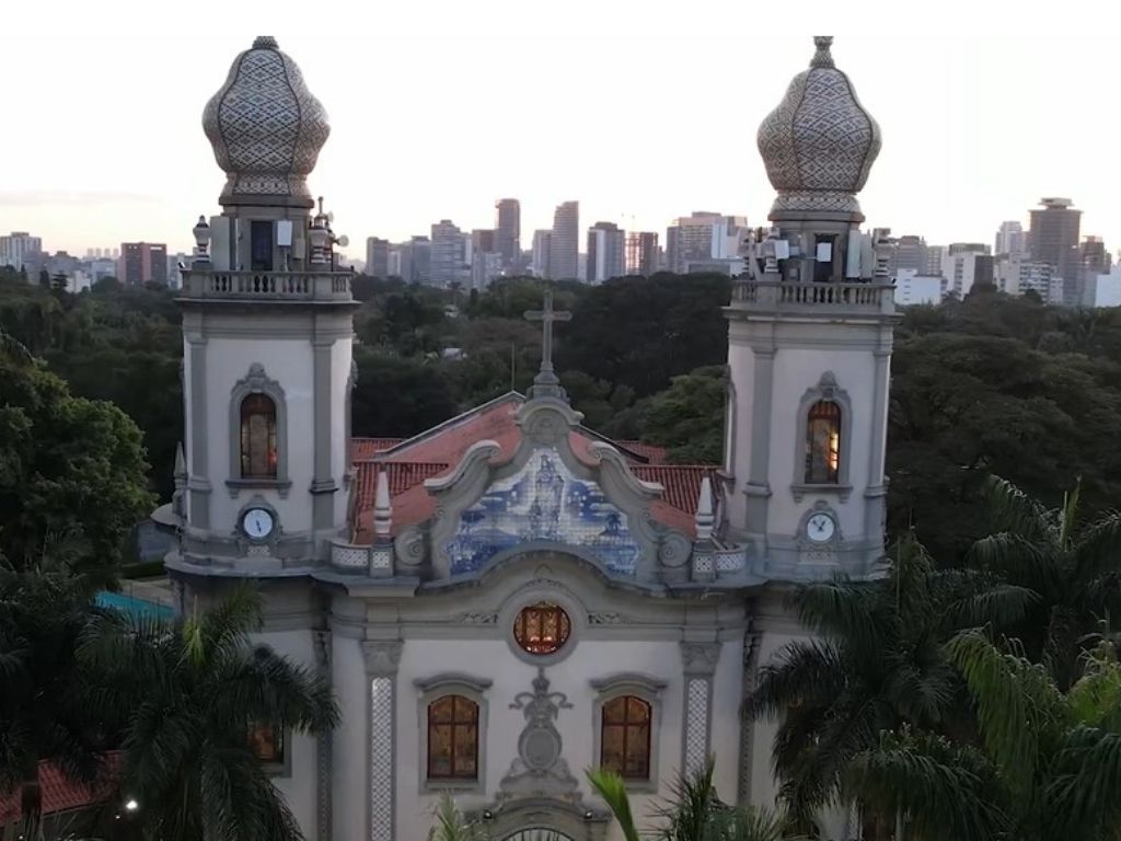 igreja nossa senhora do brasil vista de fora