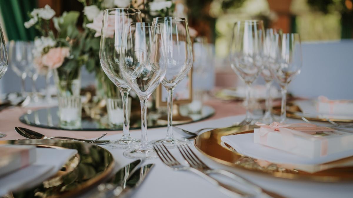 Mesa decorada para casamento.