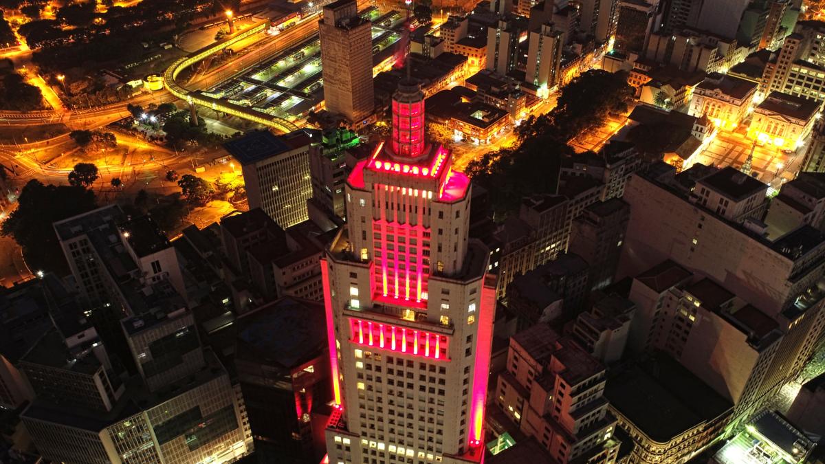 São Paulo à noite.