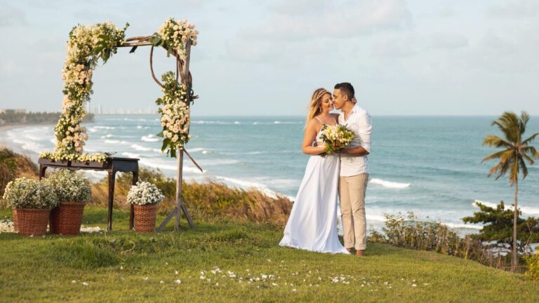 Decoração de casamento na praia: dicas e inspirações