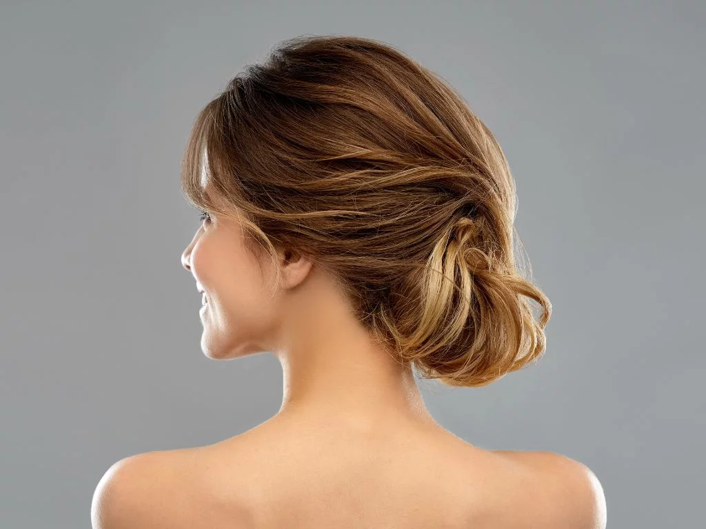 penteado de cabelo preso baixo