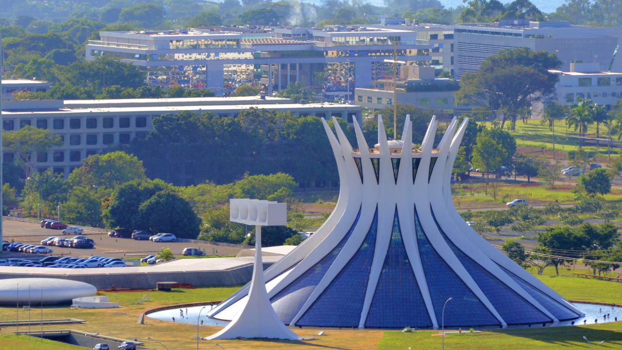 foto da catedral de Brasília vista do lado de fora