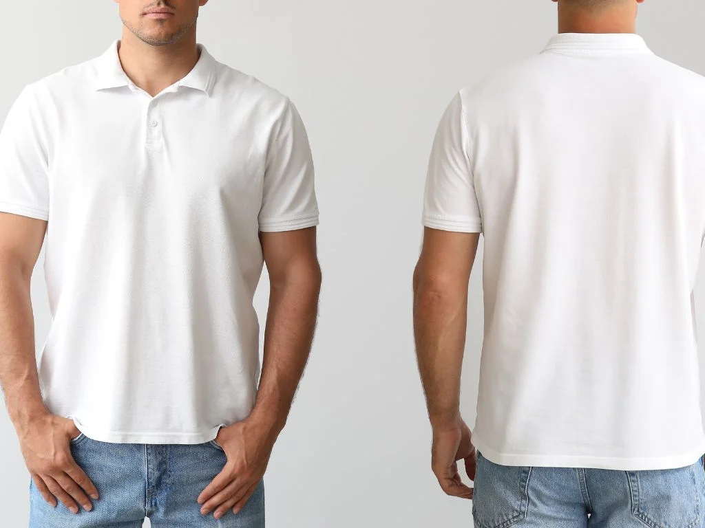 homem com calça jeans e camisa branca