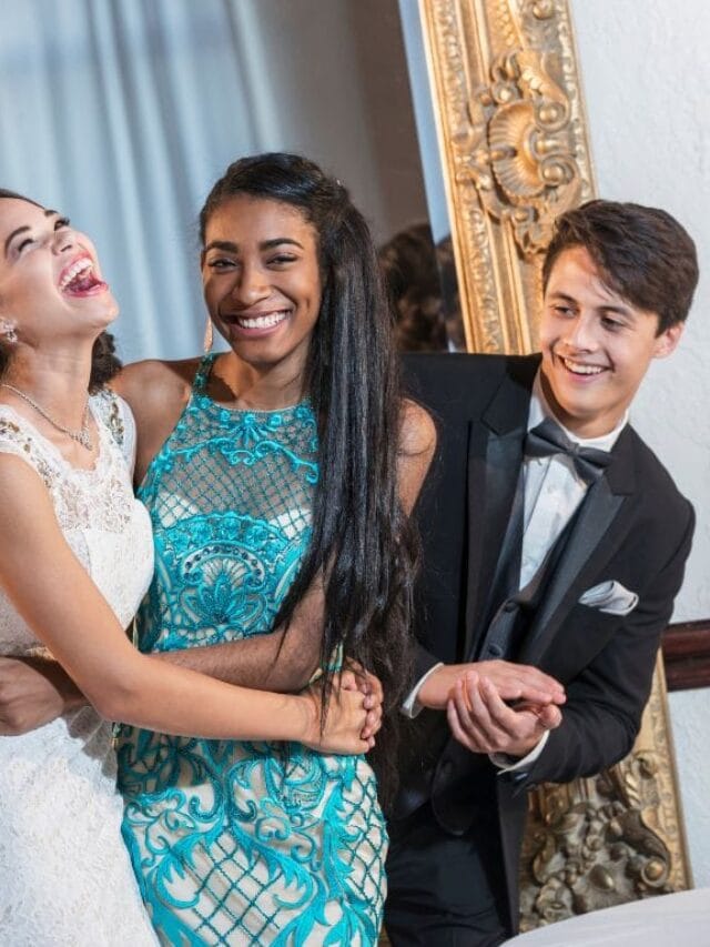 adolescentes em uma festa de 15 anos
