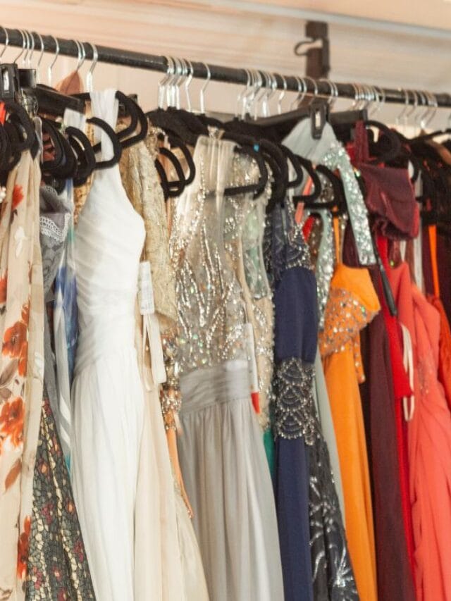 modelos de vestido para mãe de debutante em arara
