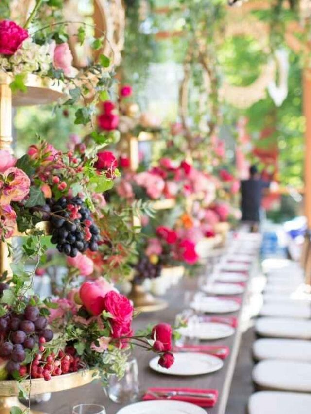 decoração de casamento em tons de vermelho e rosa