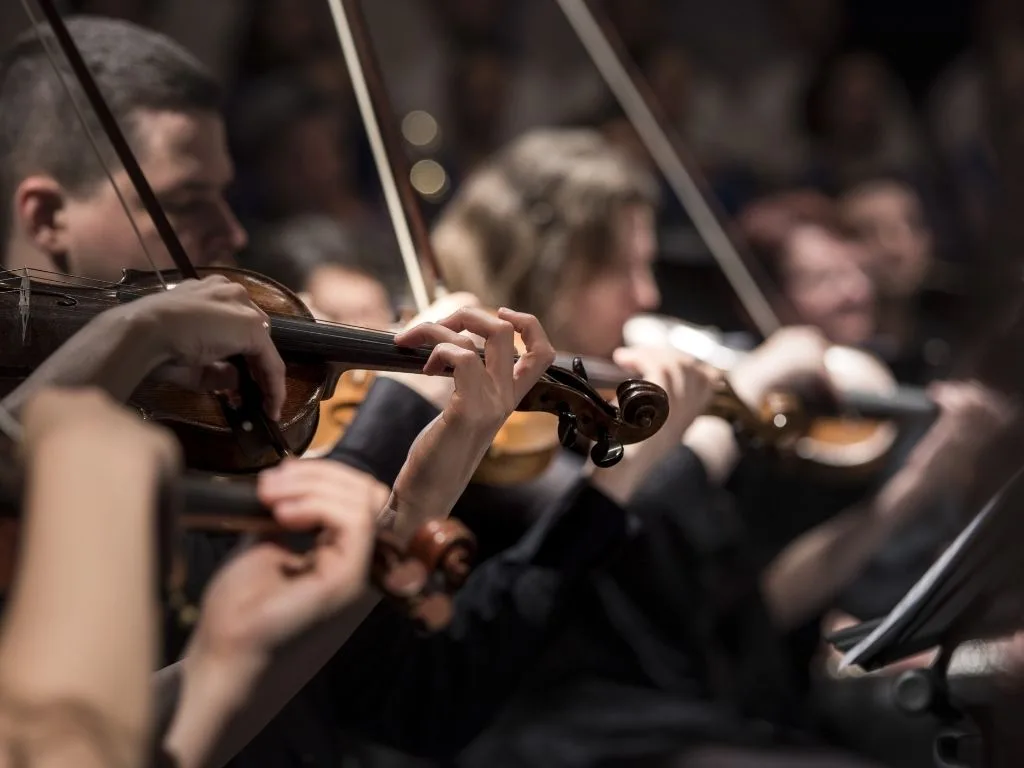 músicos tocando marcha nupcial