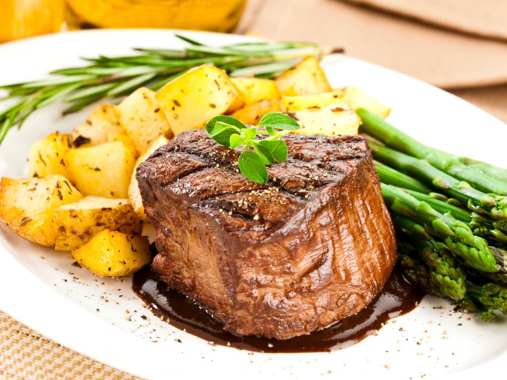 Filé Mignon com batatas