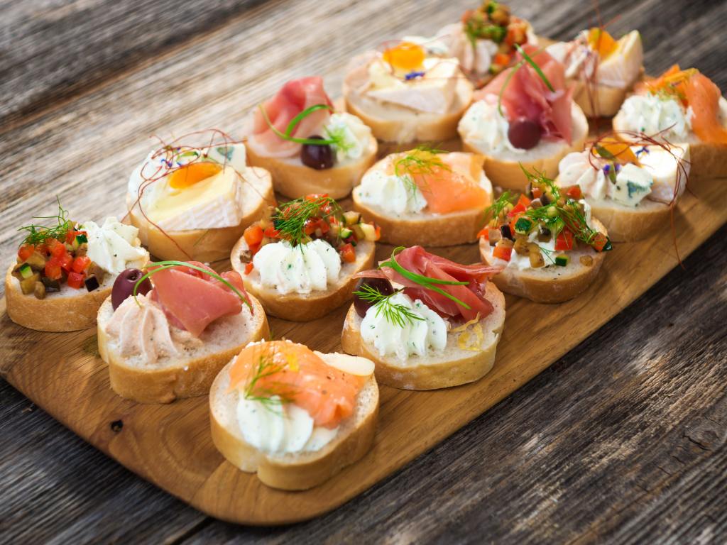 Canapés com recheios variados