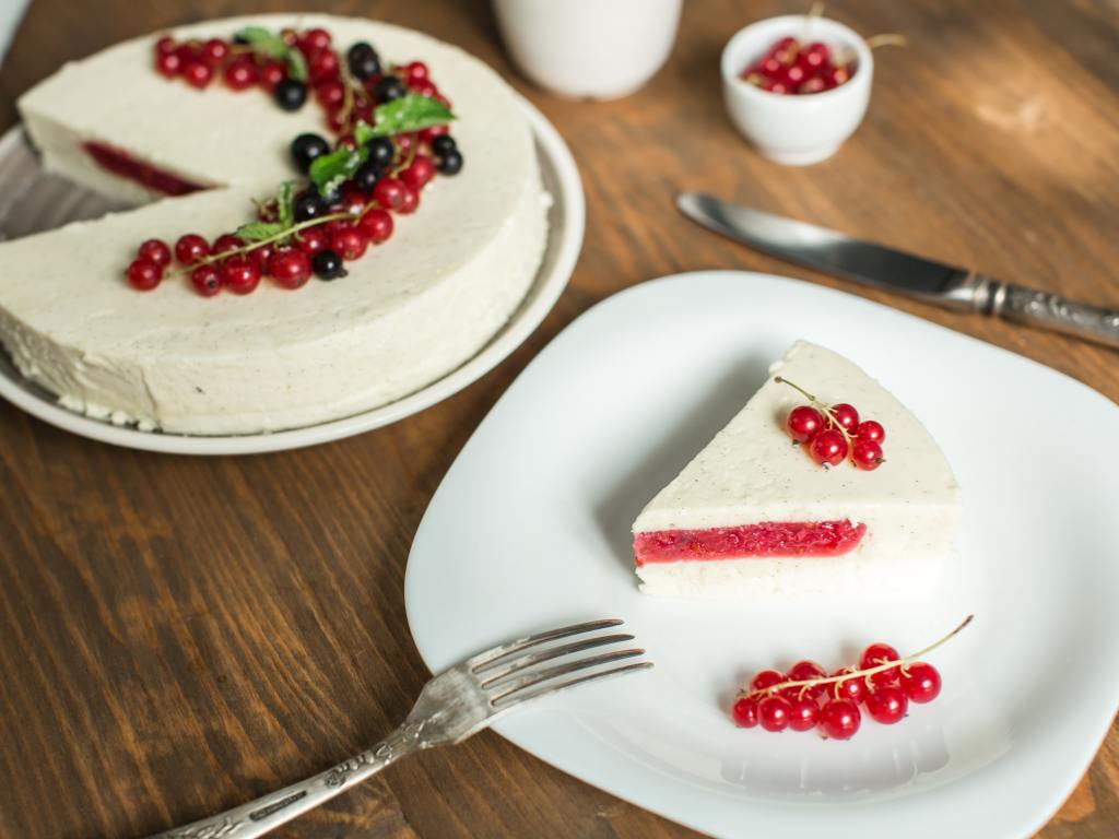 Bolo de frutas vermelhas