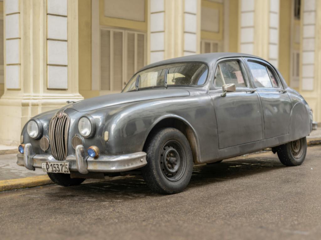 Jaguar Classic cinza