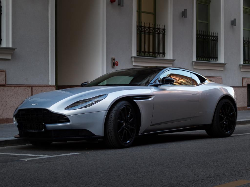 Aston Martin DB11