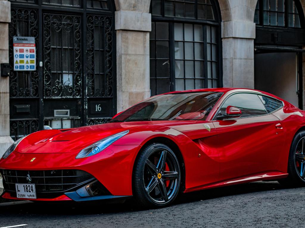 Ferrari Portofino vermelha