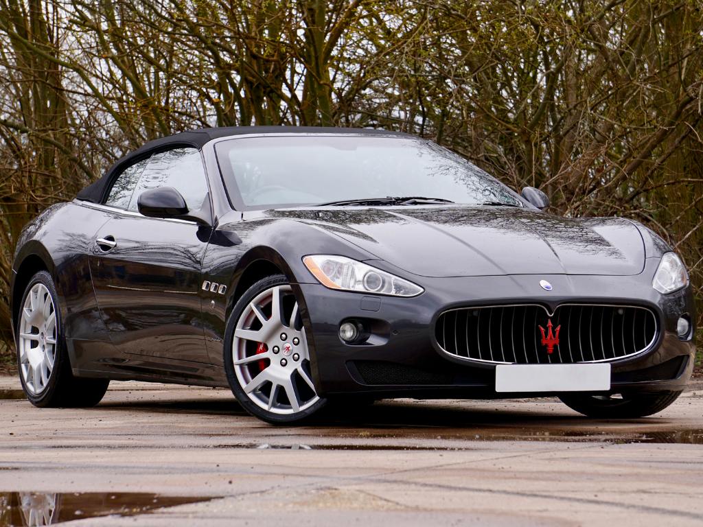 Maserati Quattroporte preto