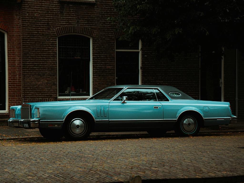 Lincoln Continental Clássico azul e preto