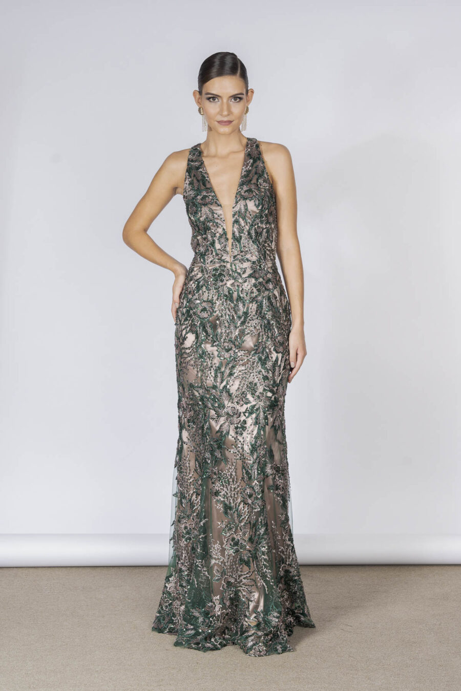 Vestido de festa longo bordado a mão fenícia, para madrinhas de casamento e bailes de formatura.
