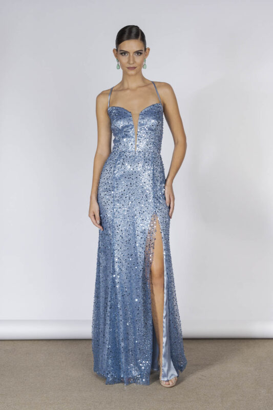 Vestido de festa longo todo em paetê bordado com modelagem sereia que valoriza o corpo e saia com fenda ousada.