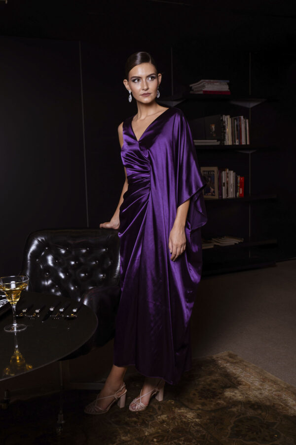 Vestido midi sofisticado para sair a noite