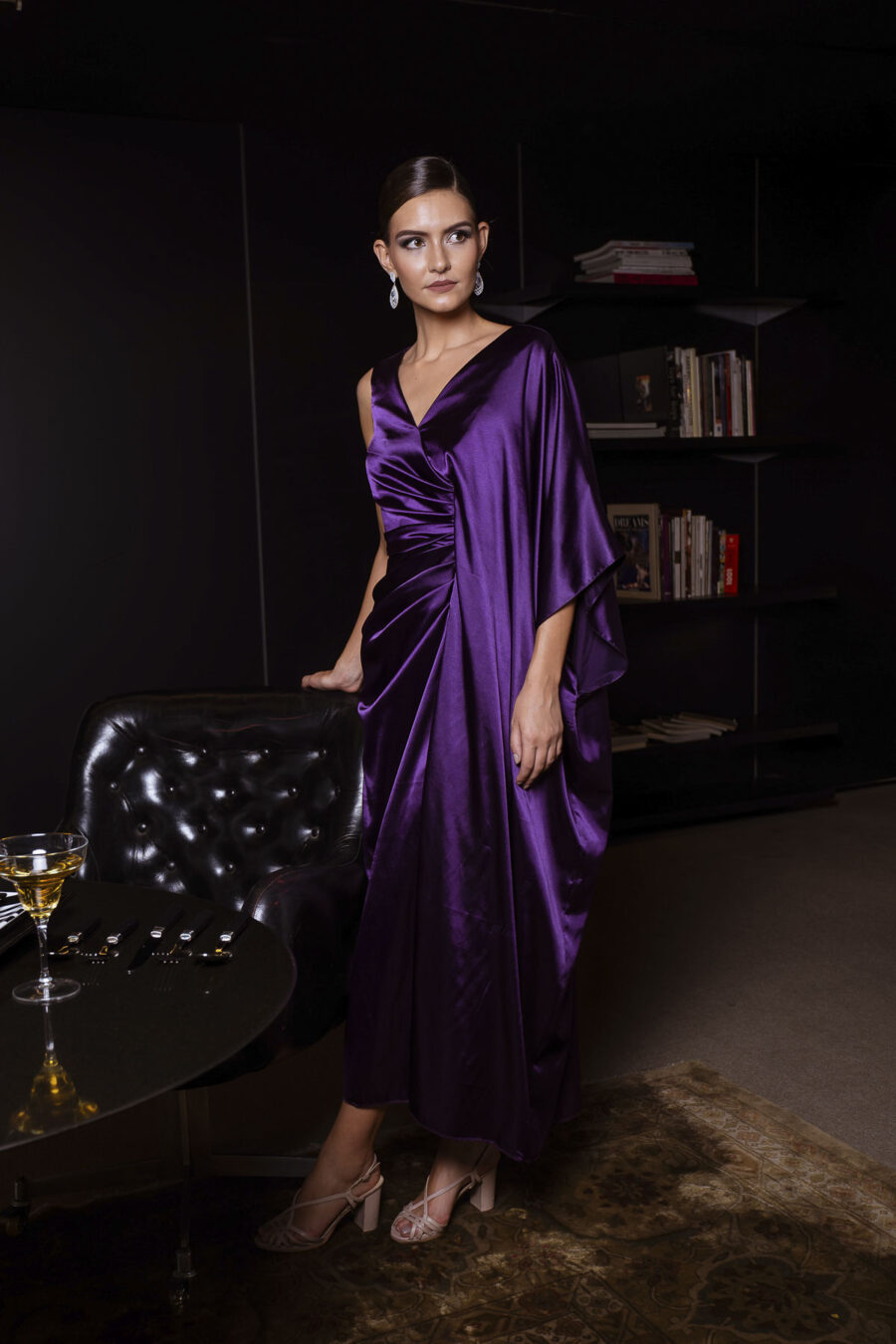 Vestido midi sofisticado para sair a noite
