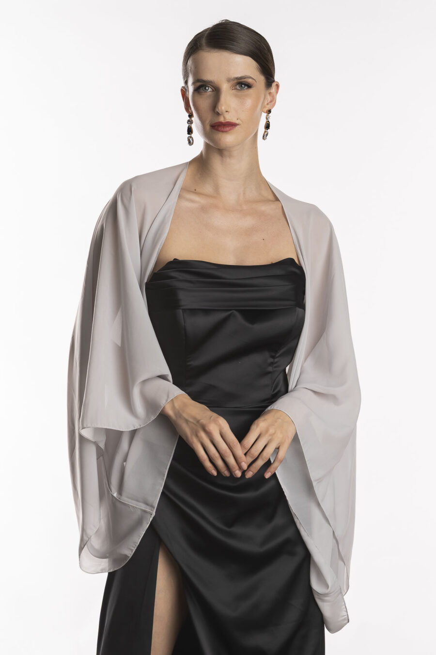 Blusa echarpe lodon para vestido de festa na cor prata, ideal para madrinhas ou convidadas de casamento