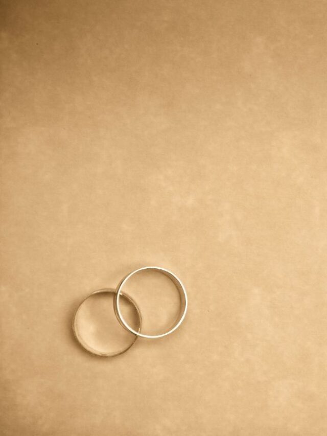 aliança de casamento minimalista