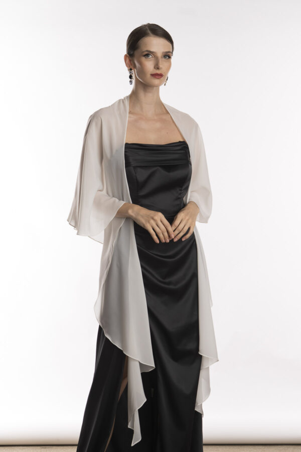 Echarpe para vestido de festa na cor prata.