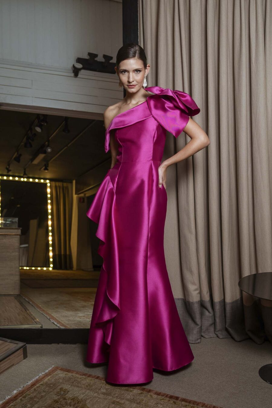 Vestido de festa longo cor fucsia fusion para jovens mães dos noivos