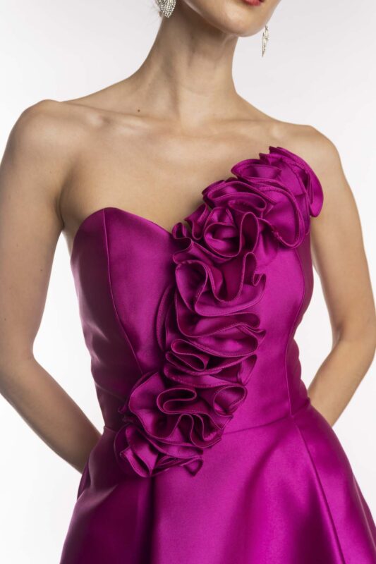Detalhe do vestido de festa fúcsia Larissa