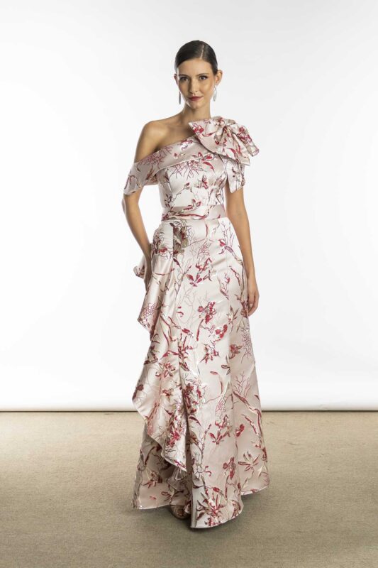 Vestido de festa longo em jacquard estampado, viena com flores vermelhas , modelo de vestido perfeito para mães dos noivos e madrinhas de casamento.