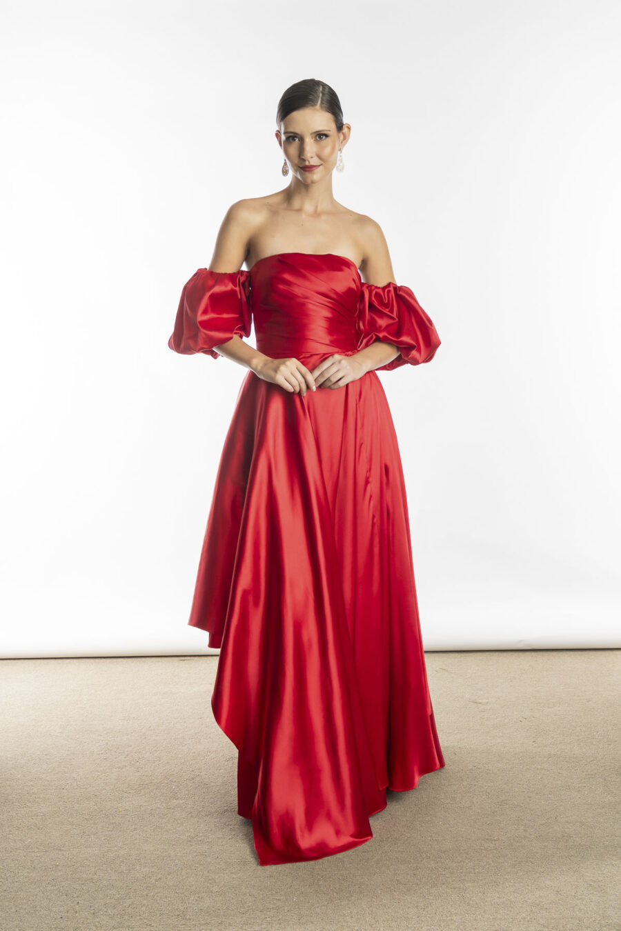 Vestido de festa longo na cor vermelho, modelo chicago, com mangas bufantes, esse modelo é perfeito para madrinhas e convidadas de casamento.
