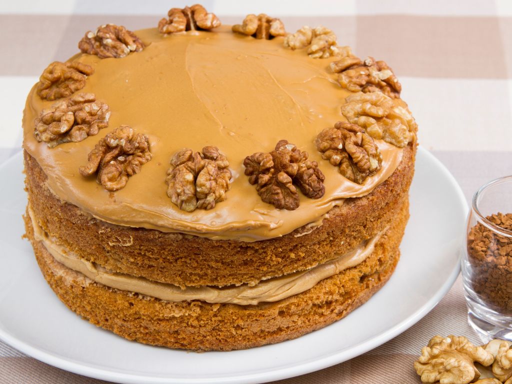bolo de nozes com baba de moça