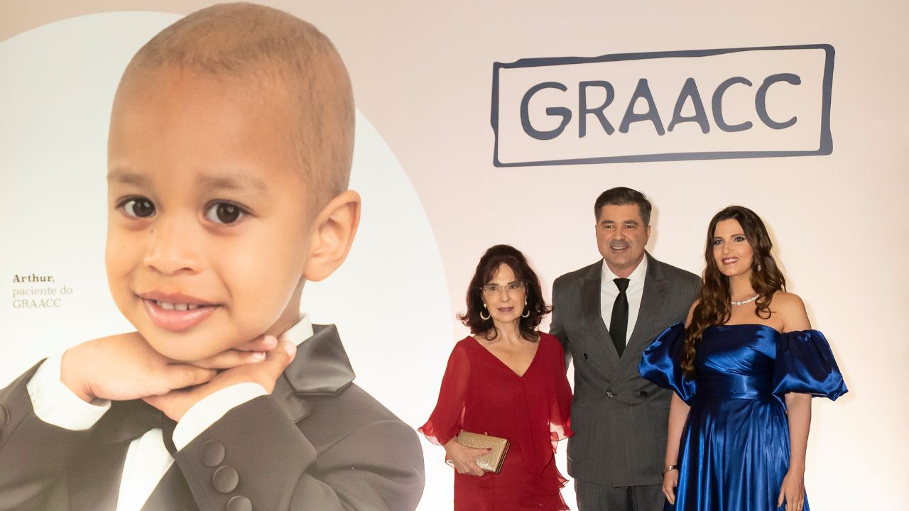 Arthur Caliman, dona Regina e Larissa Montanheiro no Gala Graac 2025
