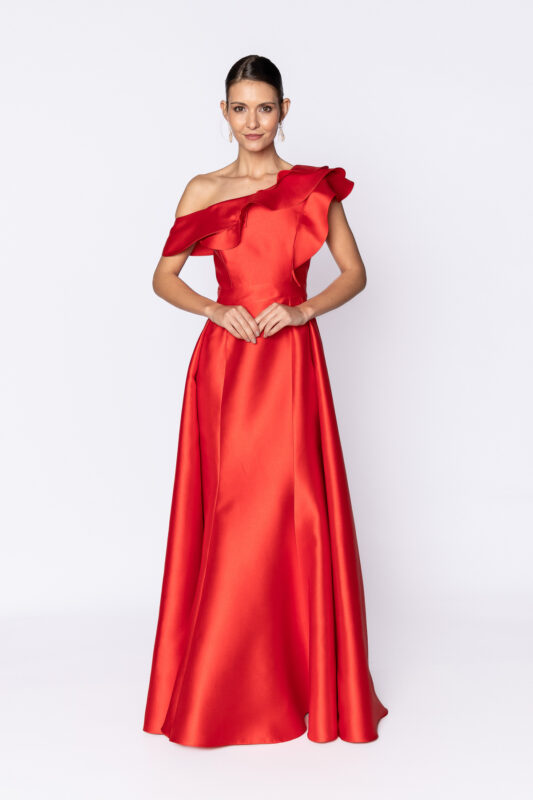 Vestido de festa longo na cor vermelho princess Dai, perfeito para bailes de formatura e mães dos noivos.