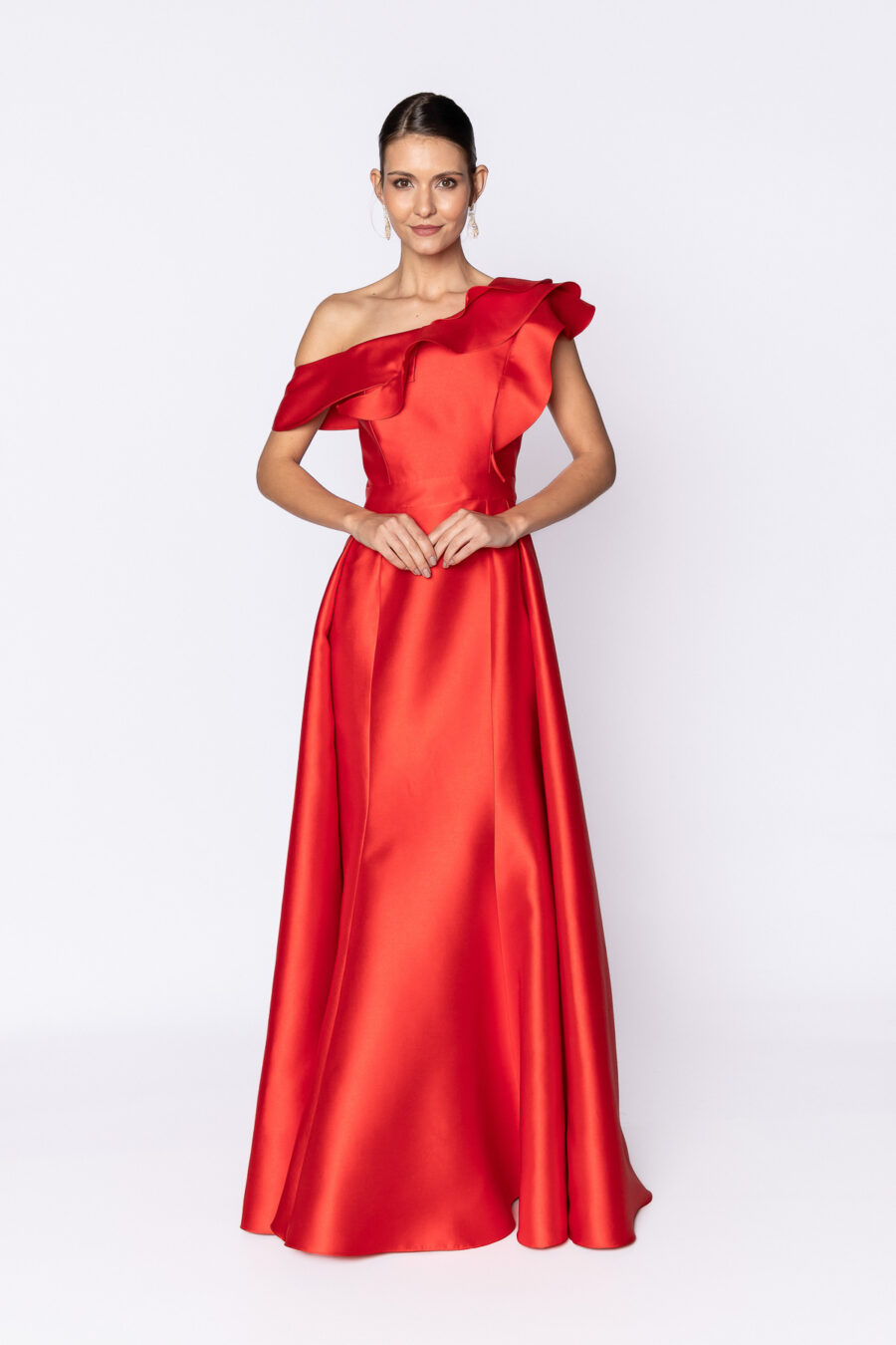 Vestido de festa longo na cor vermelho princess Dai, perfeito para bailes de formatura e mães dos noivos.