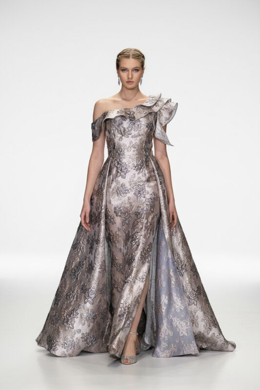 Vestido de festa longo com decote um ombro só em jacquard exclusivo, perfeito para grandes ocasiões especiais