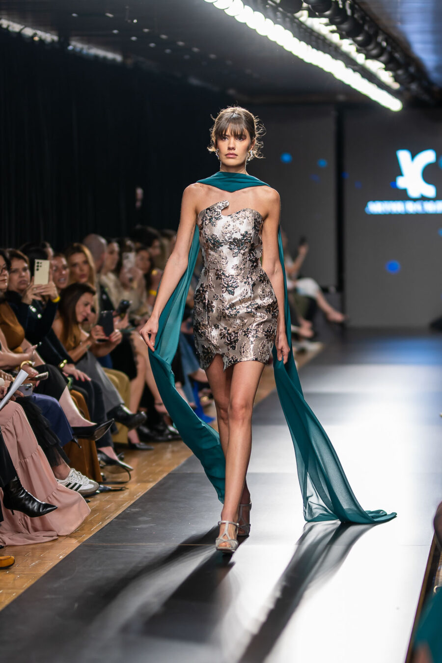 Vestido de festa curto jacquard green