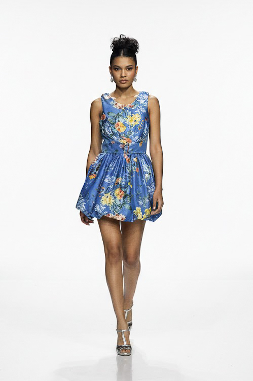 vestido de festa estampado curto que vira longo para grandes perfomances