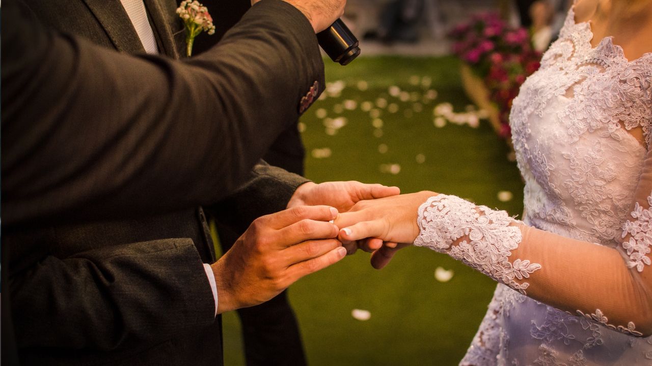 troca de alianças no casamento
